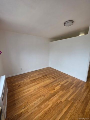 4125 Kissena Boulevard 2J, Flushing, NY 11355