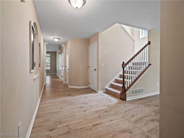 17062 Woodshire Drive, Strongsville, OH 44149