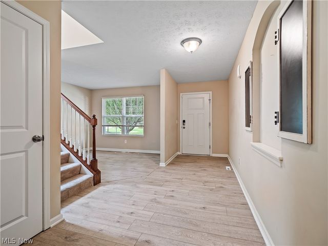 17062 Woodshire Drive, Strongsville, OH 44149