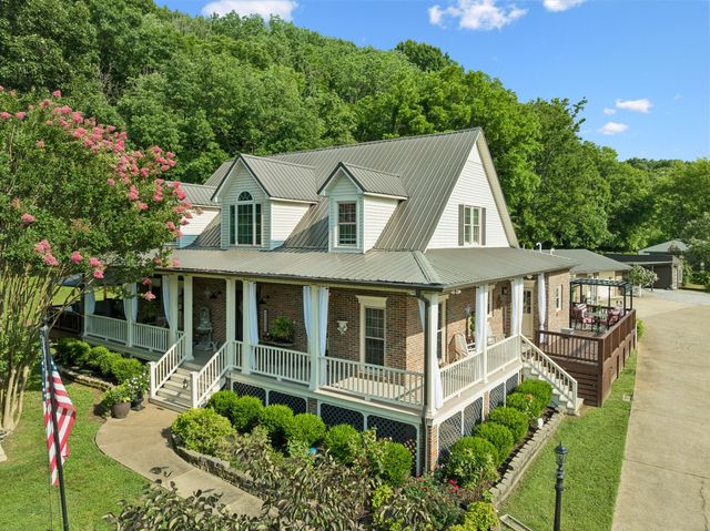 1204 Bobs Ln, Mount Pleasant, TN 38474