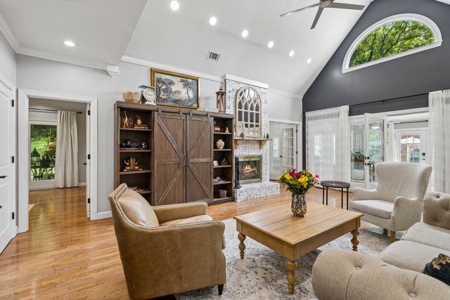 1204 Bobs Ln, Mount Pleasant, TN 38474