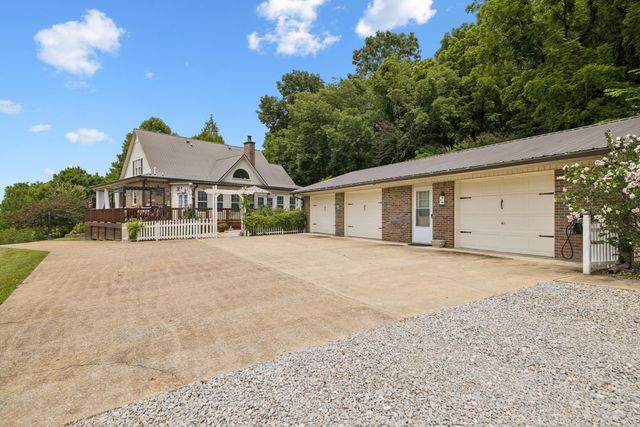1204 Bobs Ln, Mount Pleasant, TN 38474