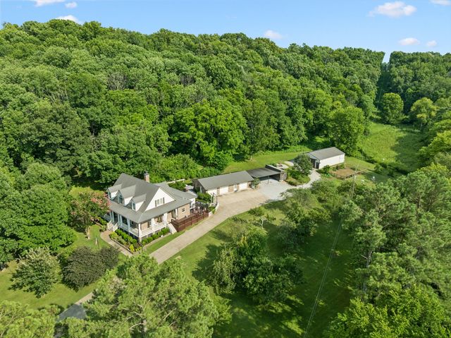 1204 Bobs Ln, Mount Pleasant, TN 38474