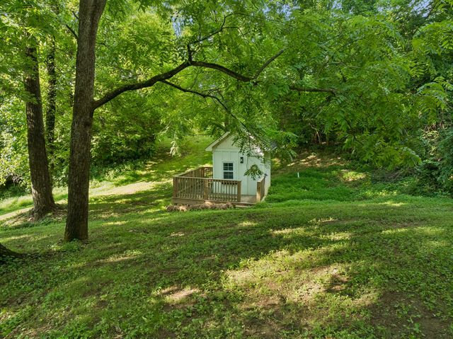 1204 Bobs Ln, Mount Pleasant, TN 38474