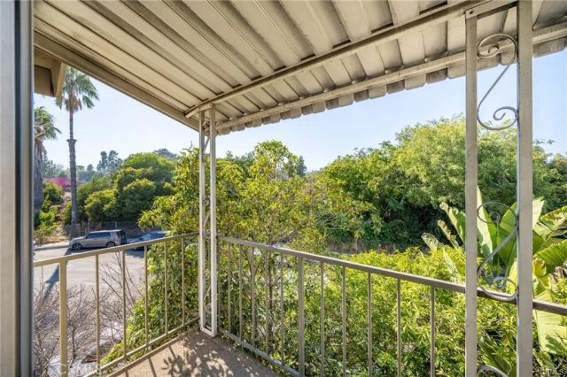 3022 Valle Vista 6, Los Angeles, CA 90065