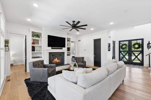3703 Elio Way, Valparaiso, IN 46385