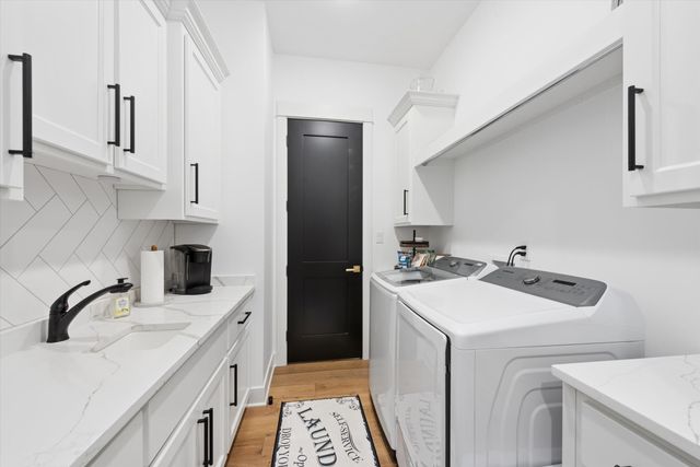 3703 Elio Way, Valparaiso, IN 46385