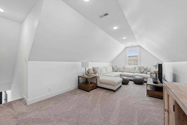 3703 Elio Way, Valparaiso, IN 46385