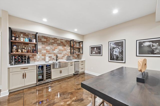 3703 Elio Way, Valparaiso, IN 46385