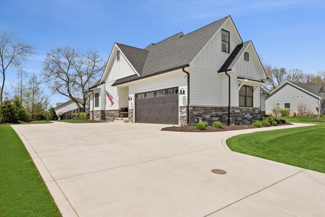 3703 Elio Way, Valparaiso, IN 46385