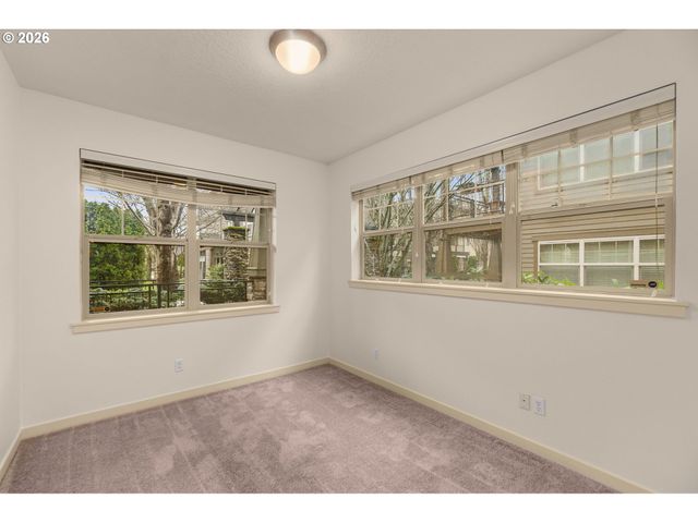 654 Ne NEWSTEAD Ln, Hillsboro, OR 97006