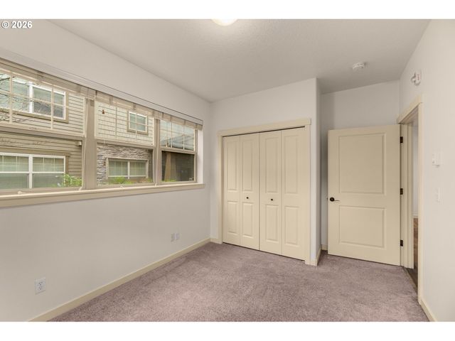 654 Ne NEWSTEAD Ln, Hillsboro, OR 97006