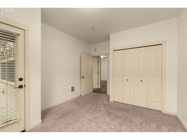 654 Ne NEWSTEAD Ln, Hillsboro, OR 97006