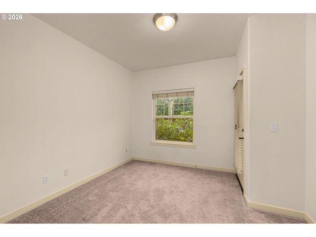 654 Ne NEWSTEAD Ln, Hillsboro, OR 97006