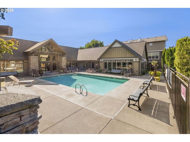 654 Ne NEWSTEAD Ln, Hillsboro, OR 97006