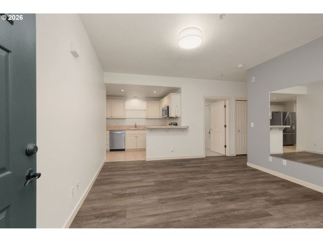 654 Ne NEWSTEAD Ln, Hillsboro, OR 97006