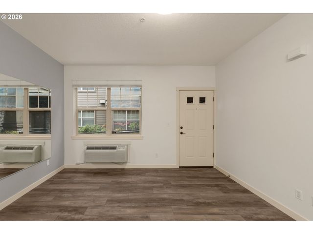 654 Ne NEWSTEAD Ln, Hillsboro, OR 97006