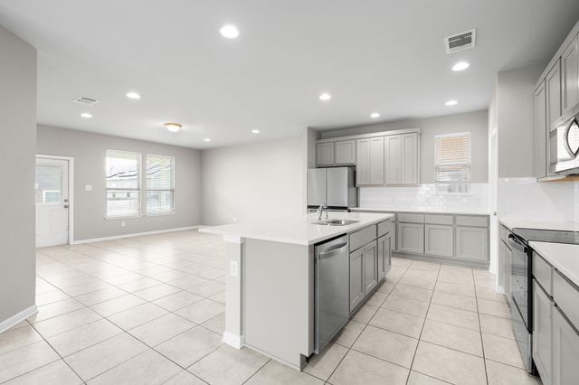 313 McLintock RD, Jarrell, TX 76537