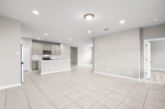 313 McLintock RD, Jarrell, TX 76537