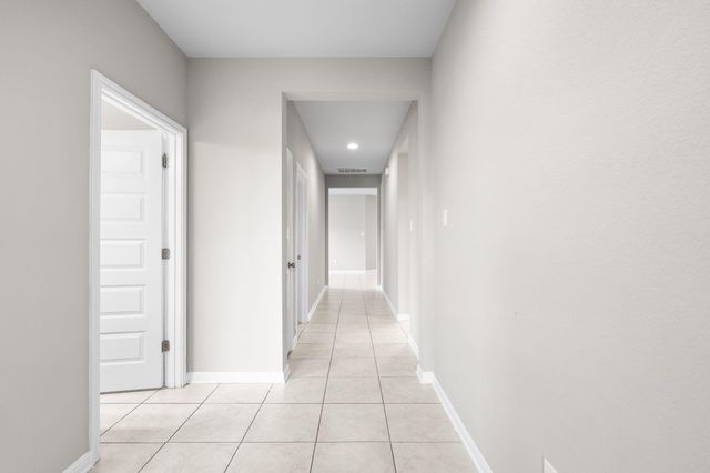 313 McLintock RD, Jarrell, TX 76537