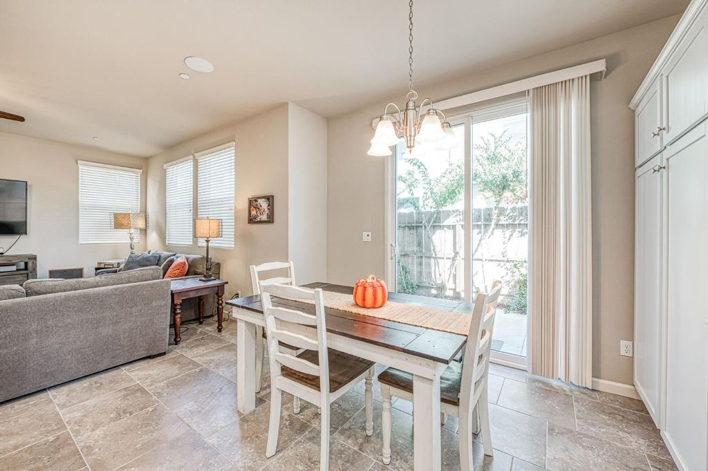 Image 16 of property listing at 3683 Friendship Lane, Clovis, CA 93619