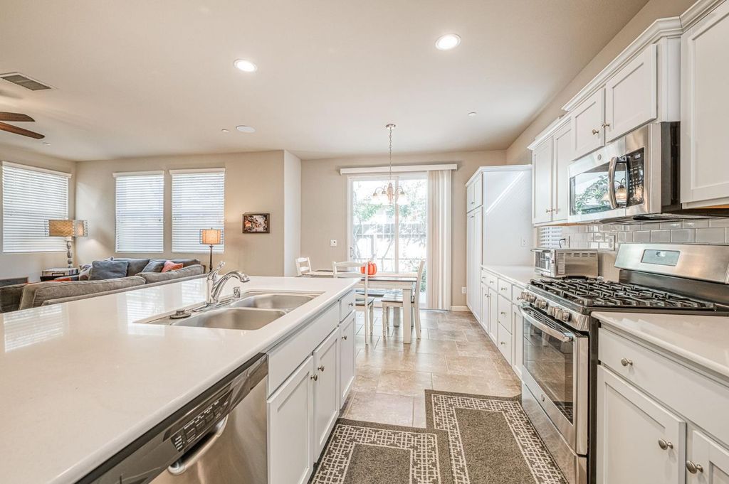 Image 17 of property listing at 3683 Friendship Lane, Clovis, CA 93619