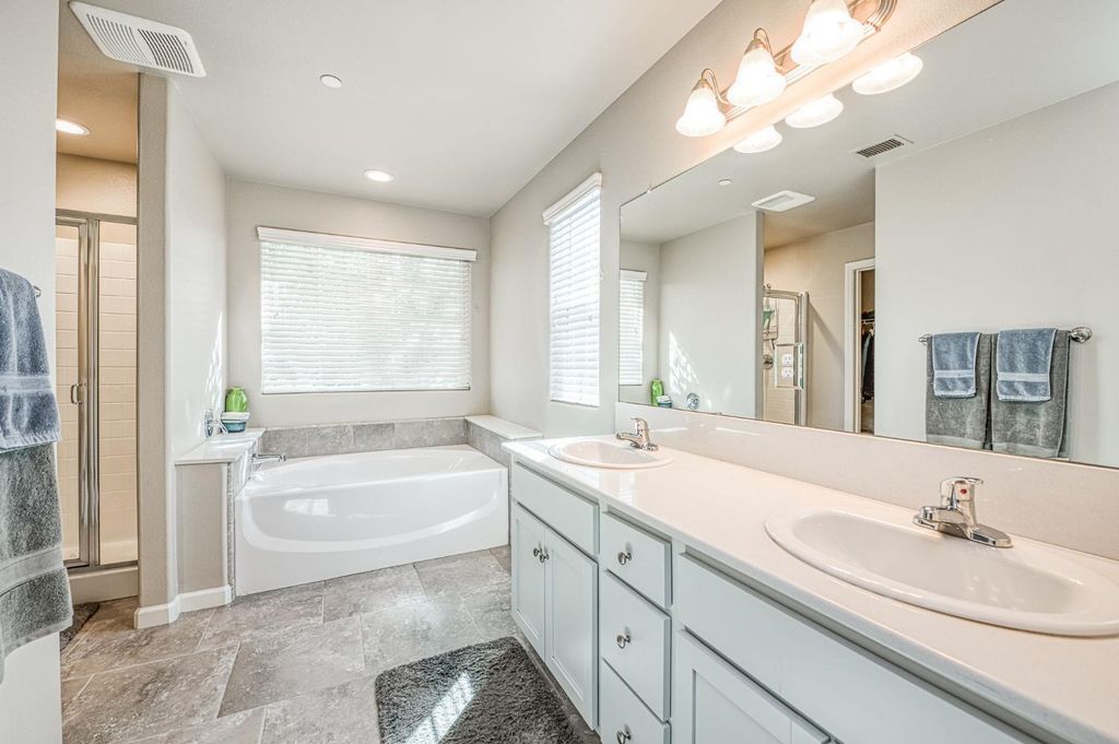 Image 24 of property listing at 3683 Friendship Lane, Clovis, CA 93619