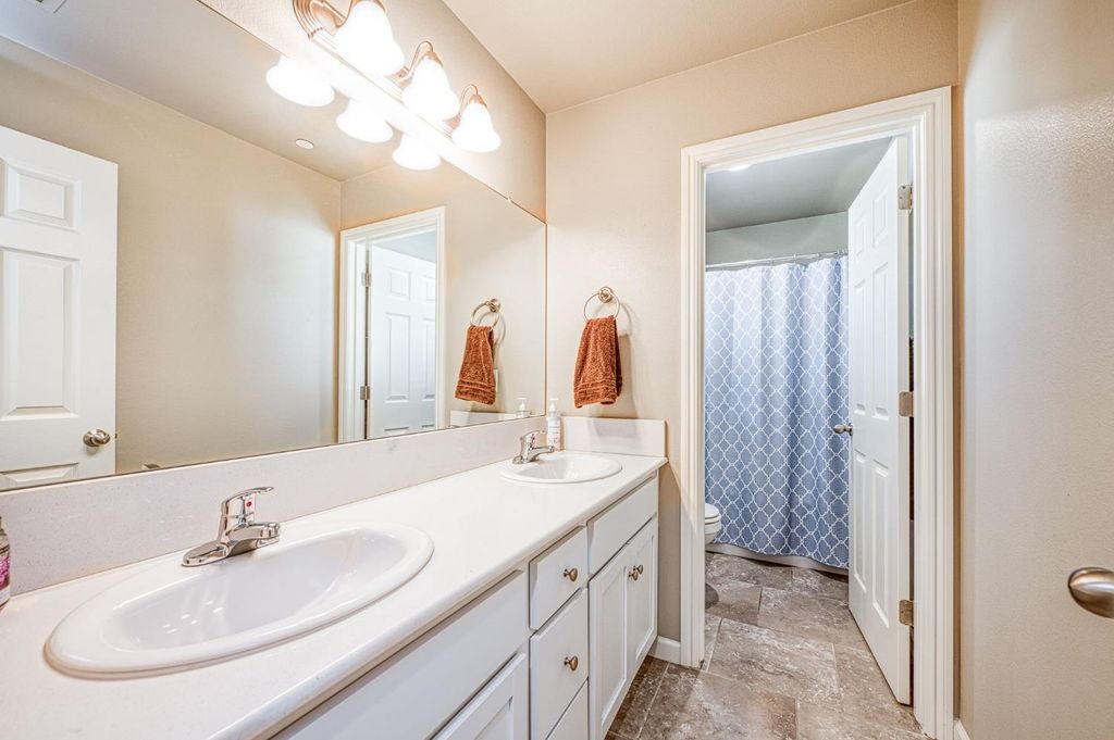 Image 28 of property listing at 3683 Friendship Lane, Clovis, CA 93619