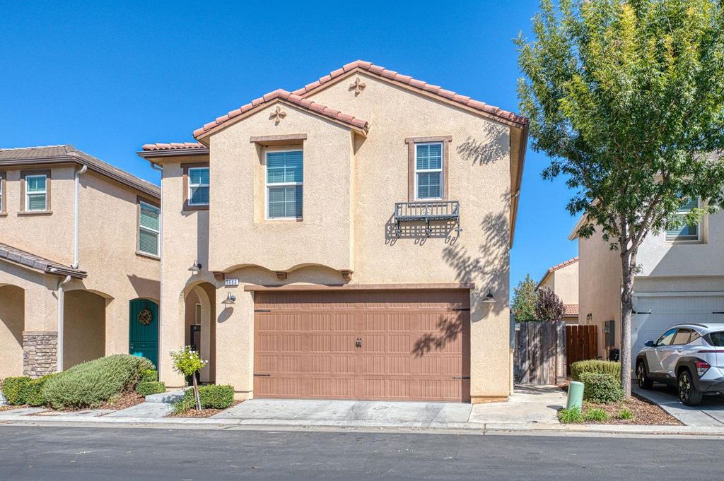 Image 3 of property listing at 3683 Friendship Lane, Clovis, CA 93619