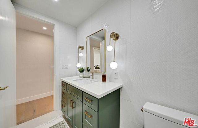 7560 Hollywood Boulevard 106, Los Angeles, CA 90046