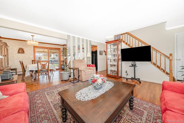 2572 S Saint Marks Avenue, Bellmore, NY 11710