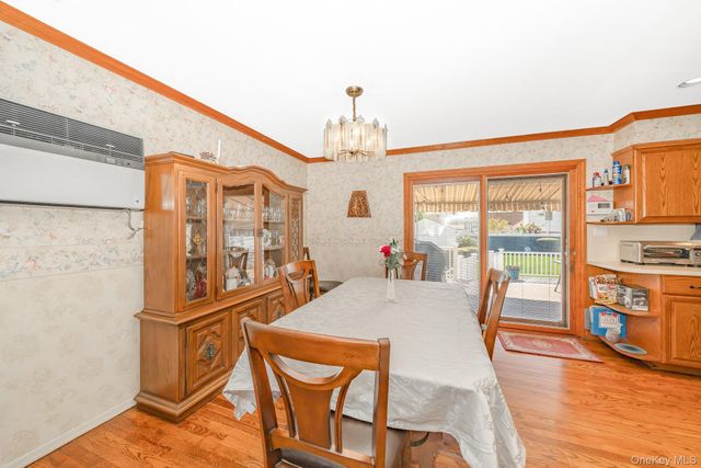 2572 S Saint Marks Avenue, Bellmore, NY 11710