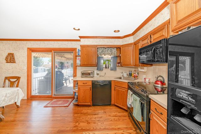 2572 S Saint Marks Avenue, Bellmore, NY 11710
