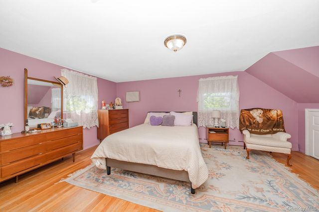 2572 S Saint Marks Avenue, Bellmore, NY 11710