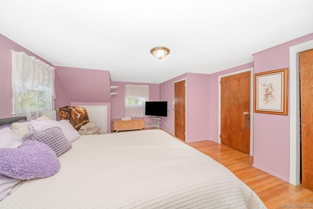 2572 S Saint Marks Avenue, Bellmore, NY 11710