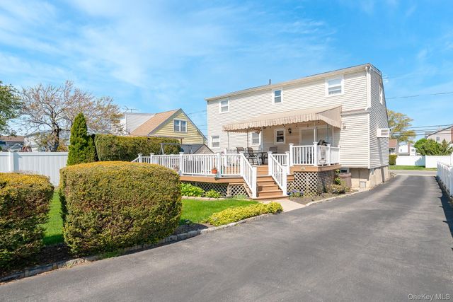 2572 S Saint Marks Avenue, Bellmore, NY 11710