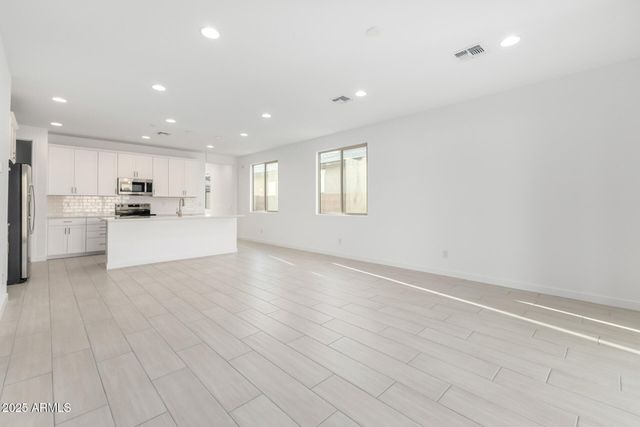 18582 E HELIAN Drive, Gold Canyon, AZ 85118