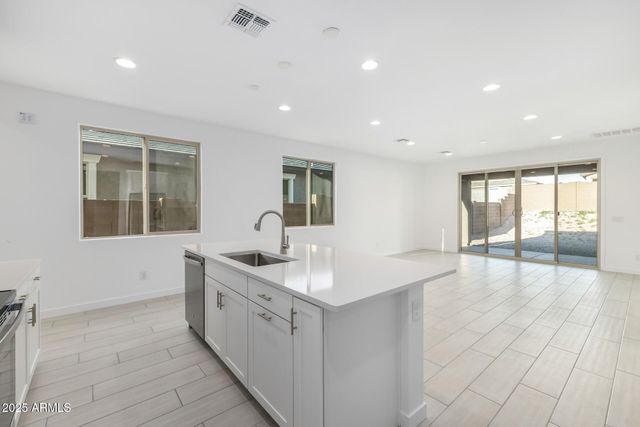 18582 E HELIAN Drive, Gold Canyon, AZ 85118