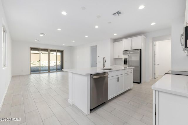 18582 E HELIAN Drive, Gold Canyon, AZ 85118