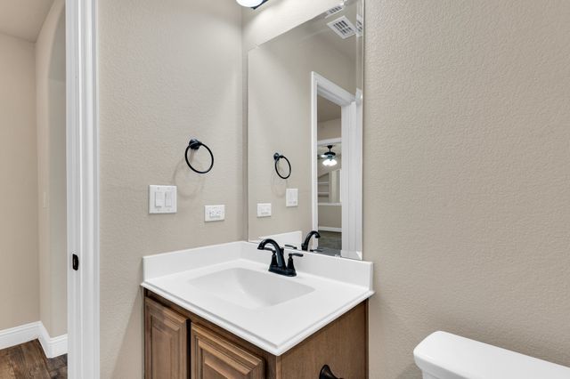 350 Windsor Street, Waxahachie, TX 75165