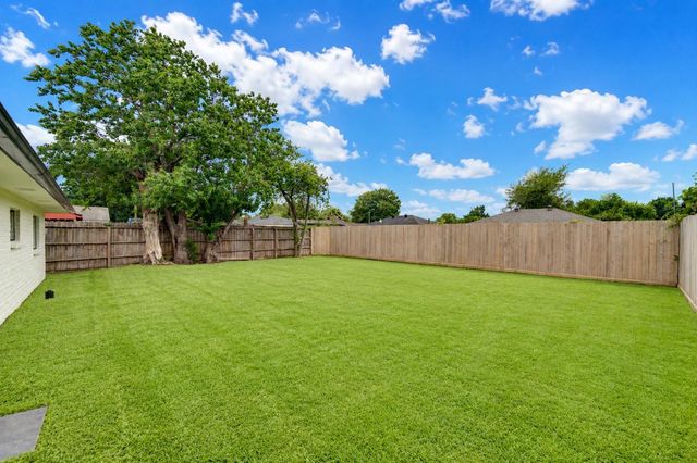863 Marcolin Street, Houston, TX 77088