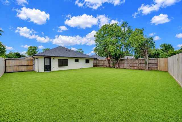863 Marcolin Street, Houston, TX 77088