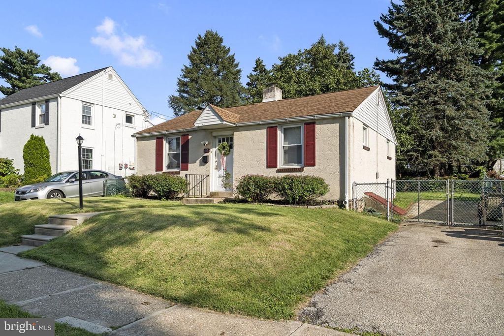 467 EVERGREEN AVE, PHILADELPHIA, PA 19128 — exterior