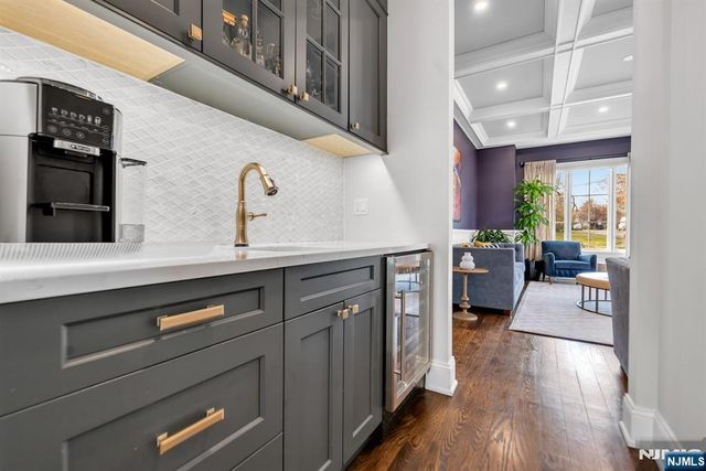 37 Glenfair Road, Glen Rock, NJ 07452