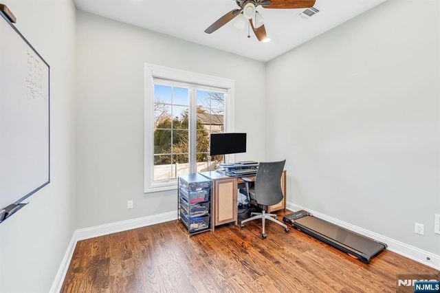 37 Glenfair Road, Glen Rock, NJ 07452