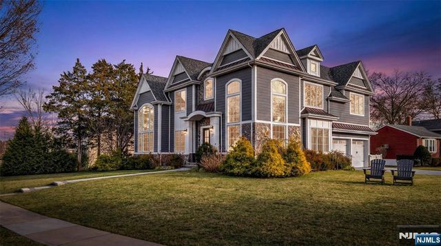 37 Glenfair Road, Glen Rock, NJ 07452