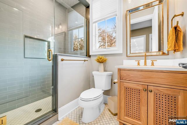 37 Glenfair Road, Glen Rock, NJ 07452