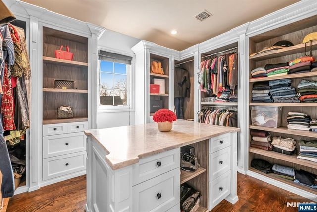 37 Glenfair Road, Glen Rock, NJ 07452