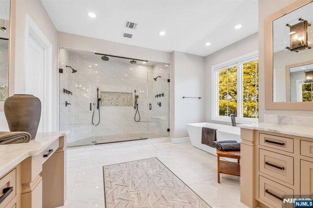 37 Glenfair Road, Glen Rock, NJ 07452