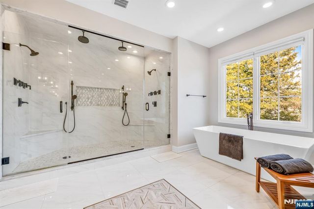 37 Glenfair Road, Glen Rock, NJ 07452